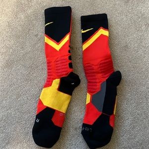 NIKE DRYFIT THICK COOL BLACK & RED SOCKS